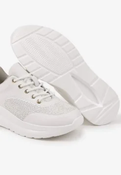 Białe Sneakersy Skórzane z Perforacją i Metaliczną Aplikacją Milami