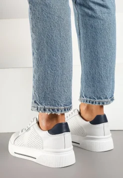 Białe Sneakersy Typu Tenisówki ze Skóry Naturalnej z Ozdobną Perforacją Vivallie