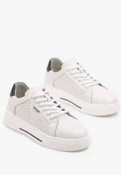 Białe Sneakersy Typu Tenisówki ze Skóry Naturalnej z Ozdobną Perforacją Vivallie
