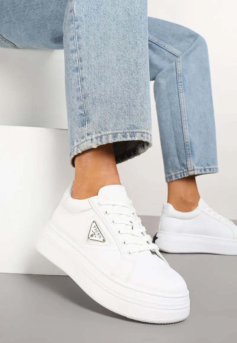 Białe Sneakersy Vices na Grubej Podeszwie Zdobione Aplikacją Aranellis
