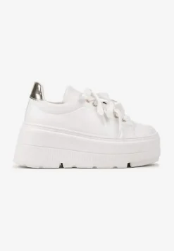 Białe Sneakersy Vices na Płaskiej Podeszwie z Metalicznymi Ozdobami i Sznurowaniem Neladith