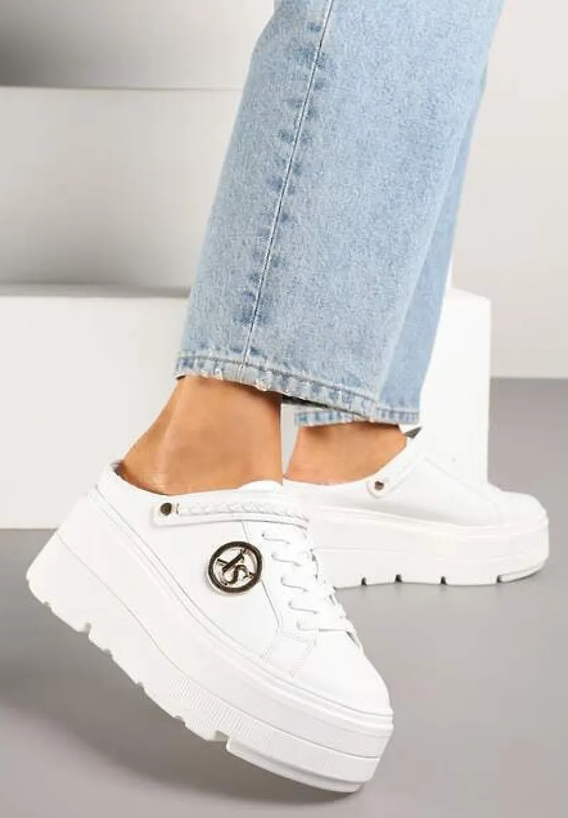 Białe Sneakersy Vices na Platformie z Tłoczeniem Paskiem na Pięcie i Metaliczną Aplikacją Selfedi