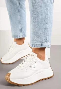 Białe Sneakersy Vices na Platformie Ozdobione Metaliczną Aplikacją Nelviera