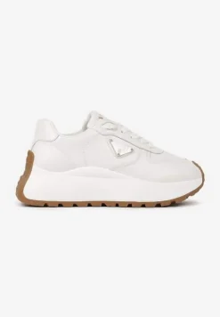 Białe Sneakersy Vices na Platformie Ozdobione Metaliczną Aplikacją Nelviera