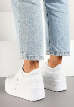 Białe Sneakersy Vices na Platformie z Tłoczonym Napisem ze Sznurowaniem Eanneth