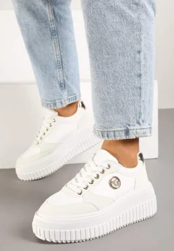 Białe Sneakersy Vices na Platformie z Tłoczeniem Ozdobione Metaliczną Aplikacją Eriri