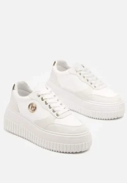 Białe Sneakersy Vices na Platformie z Tłoczeniem Ozdobione Metaliczną Aplikacją Eriri