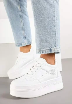 Białe Sneakersy Vices na Platformie Ozdobione Metalicznymi Aplikacjami Nelanil