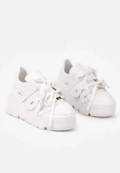 Białe Sneakersy Vices na Płaskiej Podeszwie z Geometryczną Aplikacją Nelenith