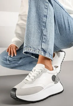 Białe Sneakersy Vices na Platformie Ozdobione Naszywką i Panterką Selothiel