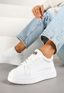 Białe Sneakersy Vices na Platformie Ozdobione Napisem i Perforacją Nonaritha