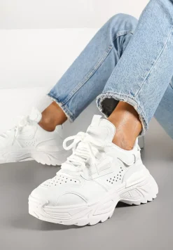 Białe Sneakersy w Streetwearowym Stylu na Tłoczonej Podeszwie Nelasea