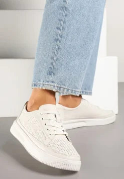 Białe Sneakersy ze Skóry Naturalnej z Perforacją na Niskiej Platformie Melanitia