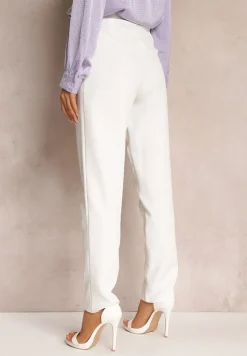 Białe Spodnie Garniturowe z Lekko Rozszerzanymi Nogawkami Lienta