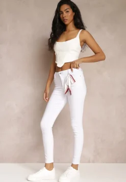 Białe Spodnie Skinny z Wysokim Stanem i Ozdobną Chustką Hyadia