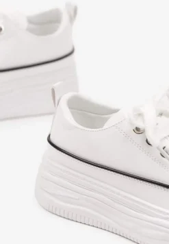 Białe Streetwearowe Trampki na Tłoczonej Platformie Fellimi