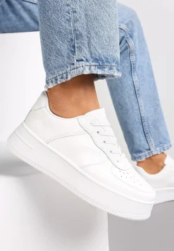 Białe Sznurowane Sneakersy na Platformie z Bieżnikiem Arvilla
