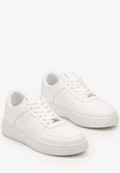 Białe Sznurowane Sneakersy Ozdobione Perforacją Ellemisa