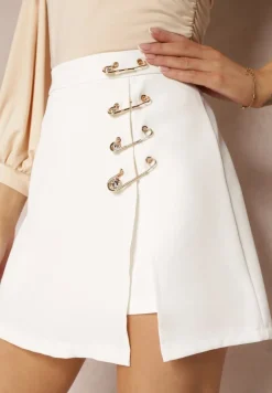 Białe Szorty Spódnicospodnie z Agrafkami Fintta