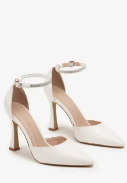 Białe Szpilki Klepsydrowe z Paskiem Ozdobionym Cyrkoniami Keramla