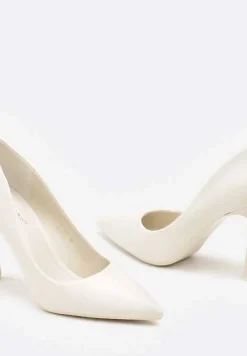 Białe Szpilki w Eleganckim Stylu ze Szpiczastym Noskiem Galadi