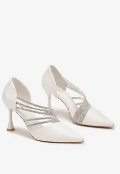 Białe Szpilki w Eleganckim Stylu Ozdobione Paskami z Cyrkonii Ettaisa