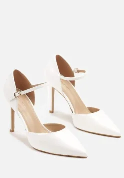 Białe Szpilki z Lakierowanym Połyskiem i Paskiem na Sprzączkę Norilia