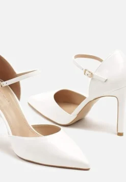 Białe Szpilki z Lakierowanym Połyskiem i Paskiem na Sprzączkę Norilia
