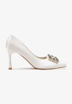 Białe Szpilki z Metalicznym Połyskiem i Klamrą z Kryształkami Luneve