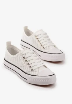 Białe Szydełkowe Trampki o Klasycznym Fasonie Vovessa