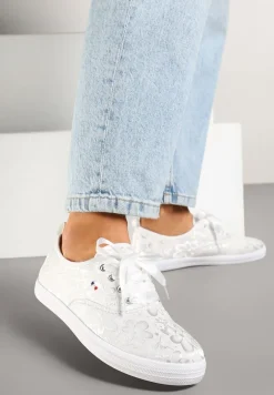 Białe Tenisówki Ozdobione Kwiatami Telesiena