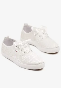 Białe Tenisówki Ozdobione Kwiatami Telesiena