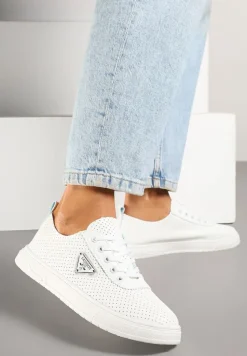 Białe Tenisówki z Cholewką z Perforacją i Ozdobną Aplikacją Emmio