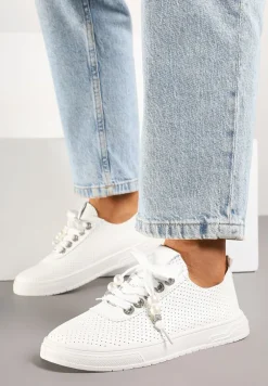 Białe Tenisówki Zdobione Perforacją i Aplikacjami z Cyrkonii i Pereł Pasurelia