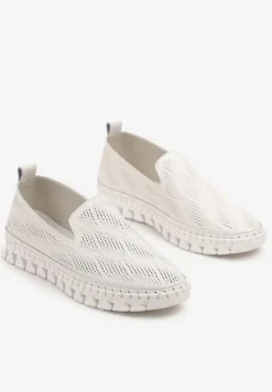 Białe Tenisówki ze Skóry Naturalnej Zdobione Perforacją Gonessea