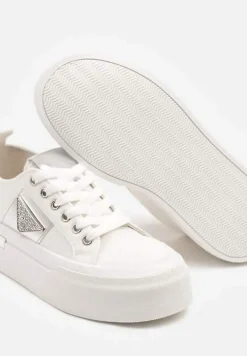 Białe Trampki na Grubej Podeszwie z Cyrkoniową Naszywką Penirea