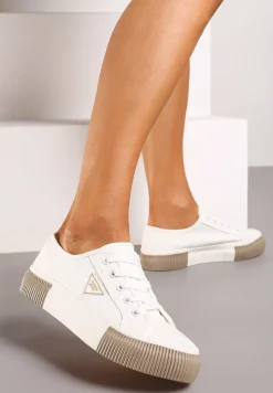 Białe Trampki na Platformie Wykończone Ozdobną Aplikacją Jasmbea