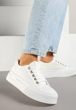 Białe Trampki na Platformie Ozdobione Haftem Talauri