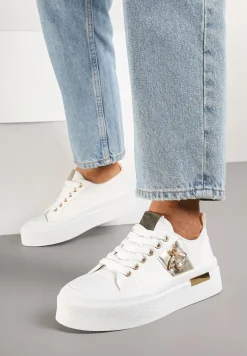 Białe Trampki na Platformie z Biżuteryjną Aplikacją Gonessa