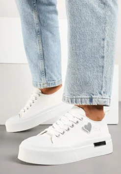 Białe Trampki na Platformie z Ozdobnym Napisem i Sercem Laviere