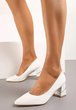 Białe Wsuwane Czółenka z Lakierowanej Ekoskóry na Słupku z Aplikacją Aalavira