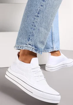 Białe Wsuwane Trampki z Perforacją i Ozdobnym Sznurowaniem Dennise