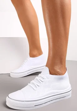 Białe Wsuwane Trampki z Perforacją i Ozdobnym Sznurowaniem Dennise