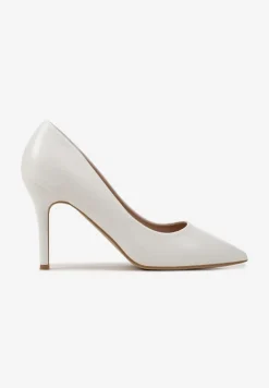 Białe Wysokie Szpilki o Klasycznym Fasonie Quila