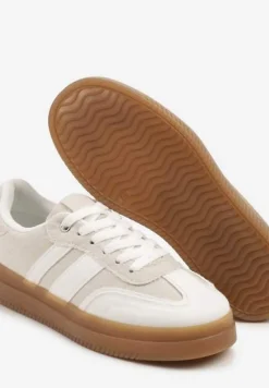 Biało-Beżowe Sneakersy Tenisówki Ozdobione Paskami Falaviela