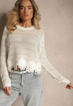 Biało-Beżowy Krótki Sweter z Koronką i Ażurowym Wzorem Sovavia