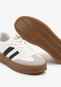 Biało-Czarne Klasyczne Sneakersy Tenisówki na Niskiej Platformie Denirla