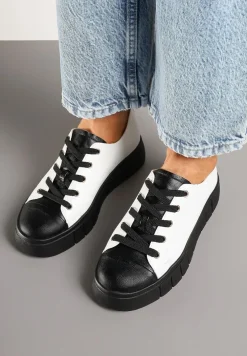 Biało-Czarne Płaskie Sneakersy Vices ze Sznurowaniem Lorori