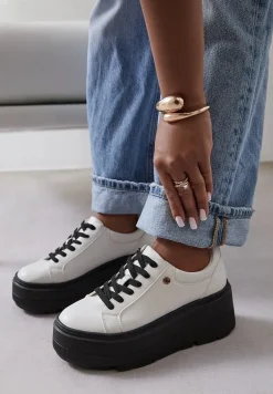 Biało-Czarne Sneakersy Vices na Grubej Podeszwie Tuliri