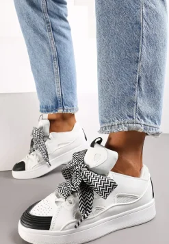 Biało-Czarne Sneakersy z Dekoracyjnym Sznurowaniem i Wstawką na Języku Cristen